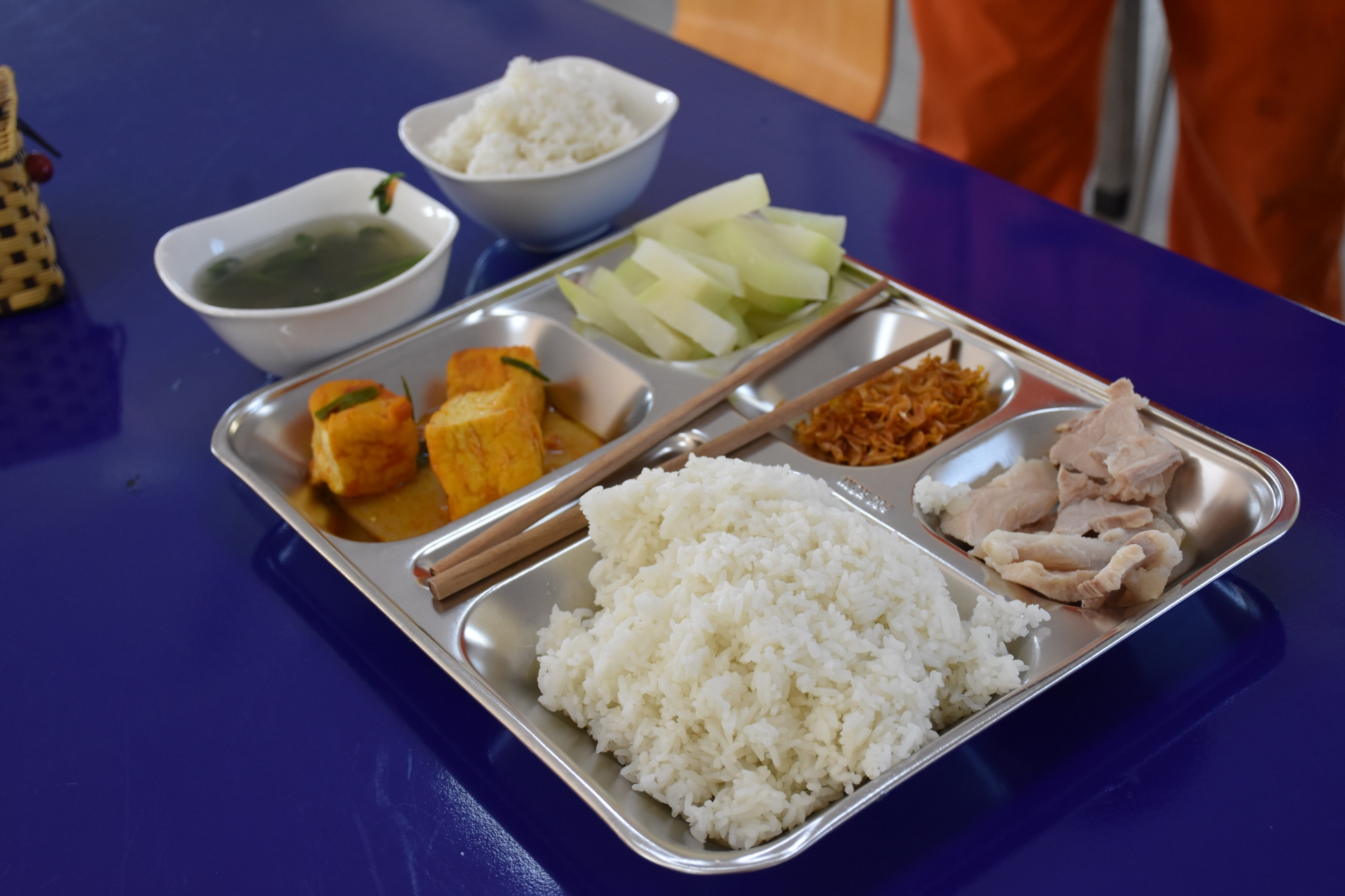 nha an ca tu chon mo hinh thiet thuc cho cac cong nhan cang hai phong