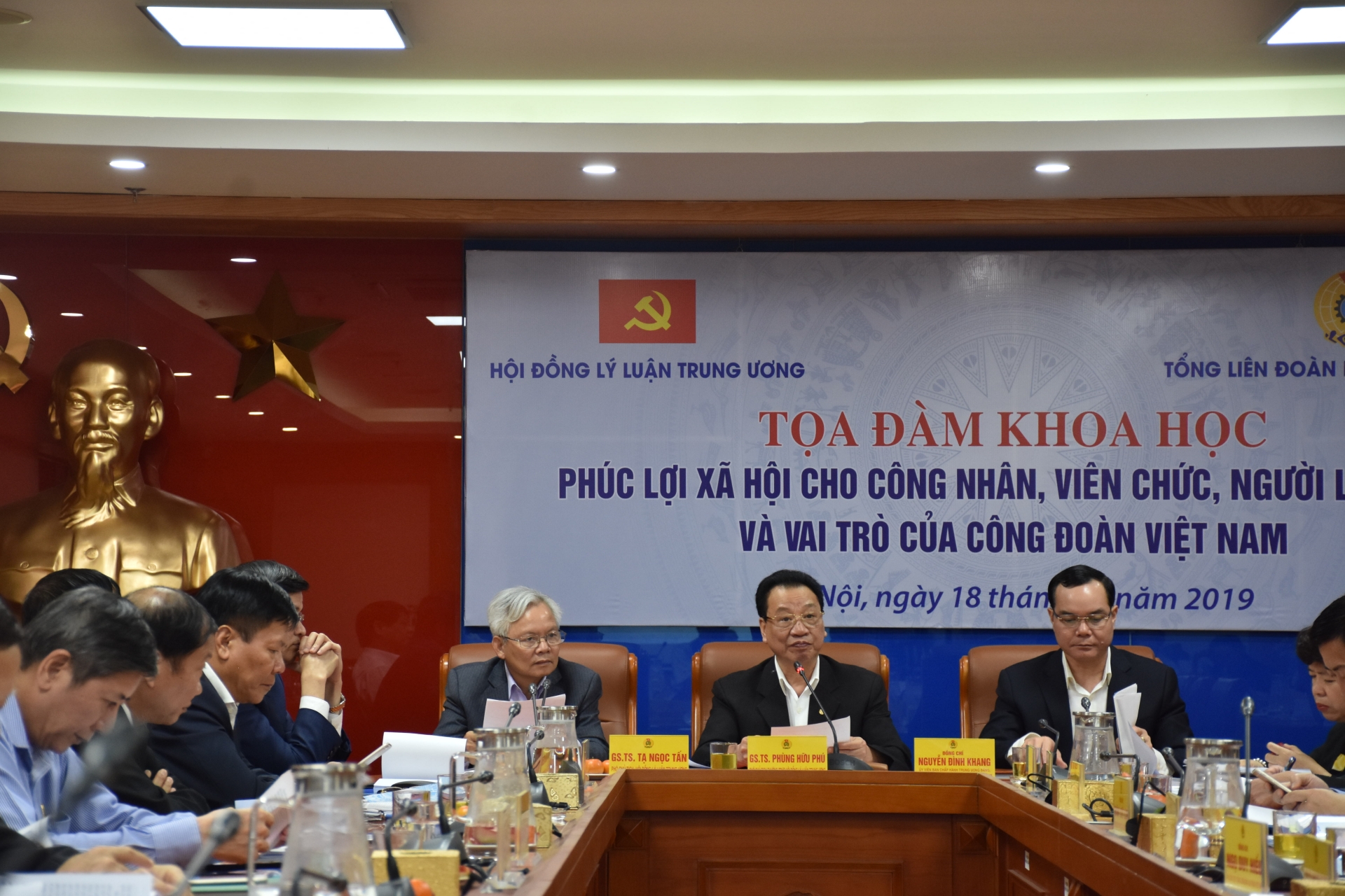 Quyết liệt "mổ xẻ" vấn đề phúc lợi xã hội cho công nhân lanh dao dang va nha nuoc quyet liet mo xe van de phuc loi xa hoi cho cong nhan