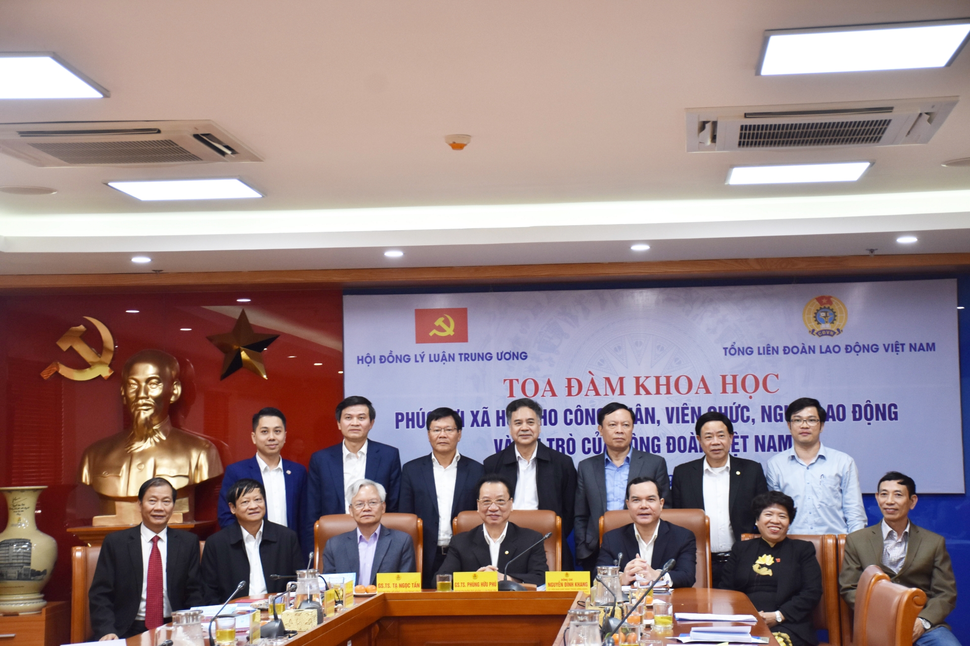 Quyết liệt "mổ xẻ" vấn đề phúc lợi xã hội cho công nhân lanh dao dang va nha nuoc quyet liet mo xe van de phuc loi xa hoi cho cong nhan