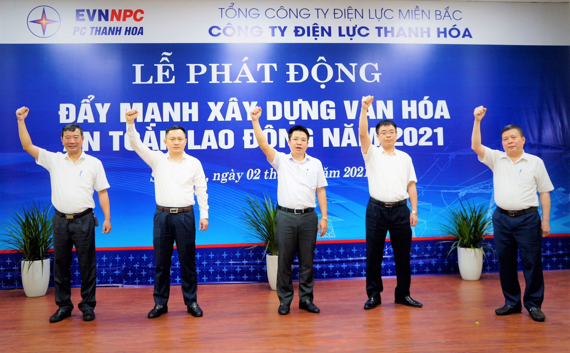 Công ty Điện lực Thanh Hóa: Đẩy mạnh xây dựng văn hóa an toàn lao động