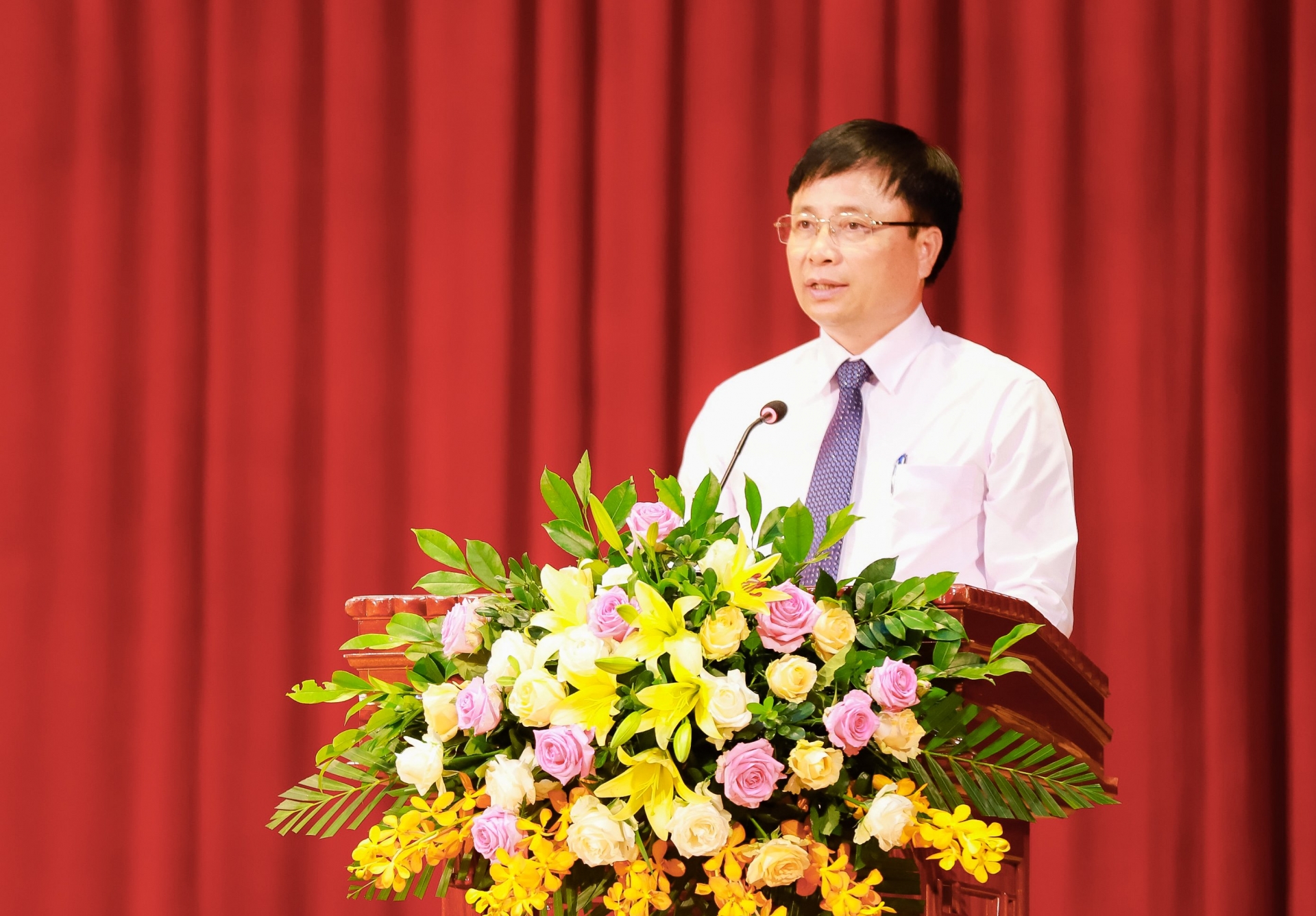 Bộ Tư lệnh Bảo vệ Lăng Chủ tịch Hồ Chí Minh trao tặng tỉnh Nghệ An tượng Bác Hồ