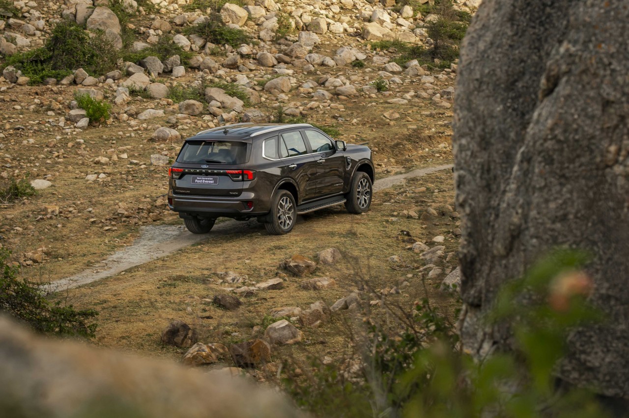 Cận cảnh Ford Everest Titanium Plus giá 1,452 tỷ đồng