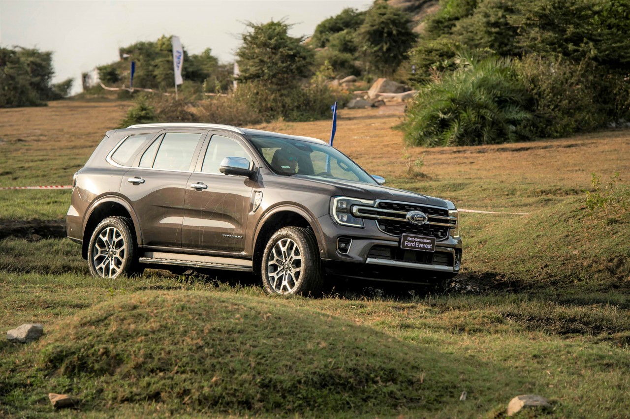 Cận cảnh Ford Everest Titanium Plus giá 1,452 tỷ đồng