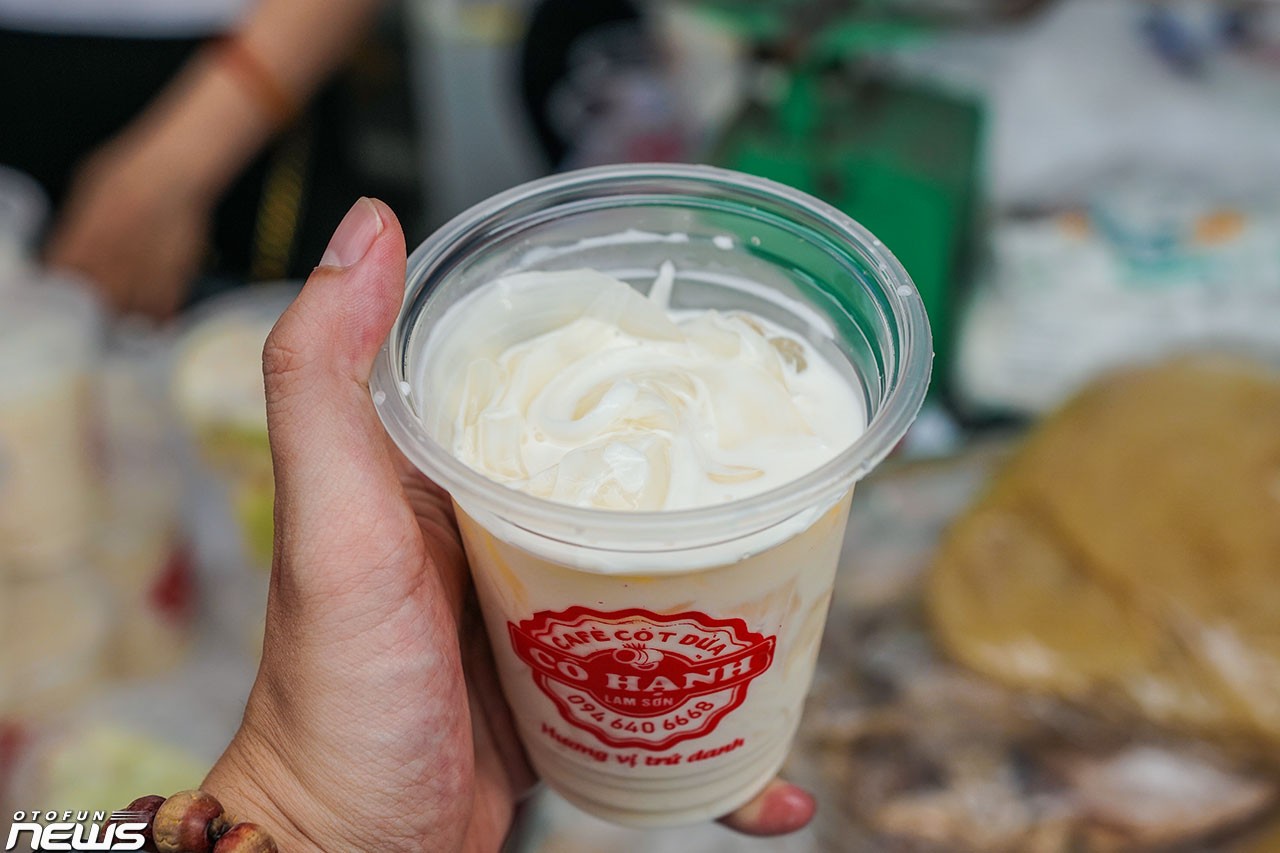 Các gian hàng Foodtour sẵn sàng cho sự kiện Xếp xe kỷ lục hình bản đồ Việt Nam