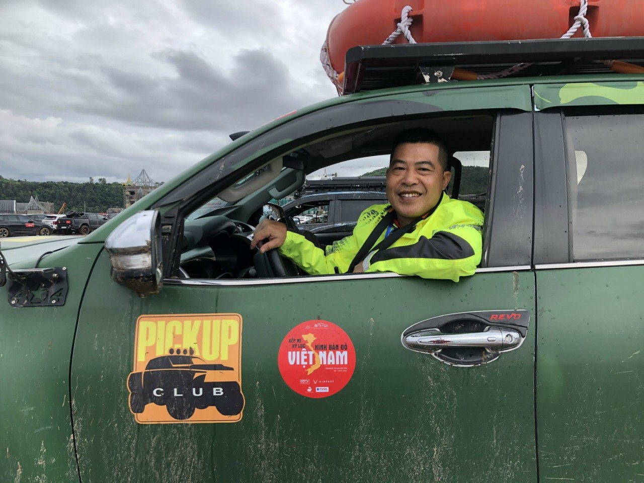 Dấu ấn đội cứu hộ tại sự kiện xếp xe kỷ lục hình bản đồ Việt Nam Dấu ấn đội cứu hộ tại sự kiện xếp xe kỷ lục hình bản đồ Việt Nam