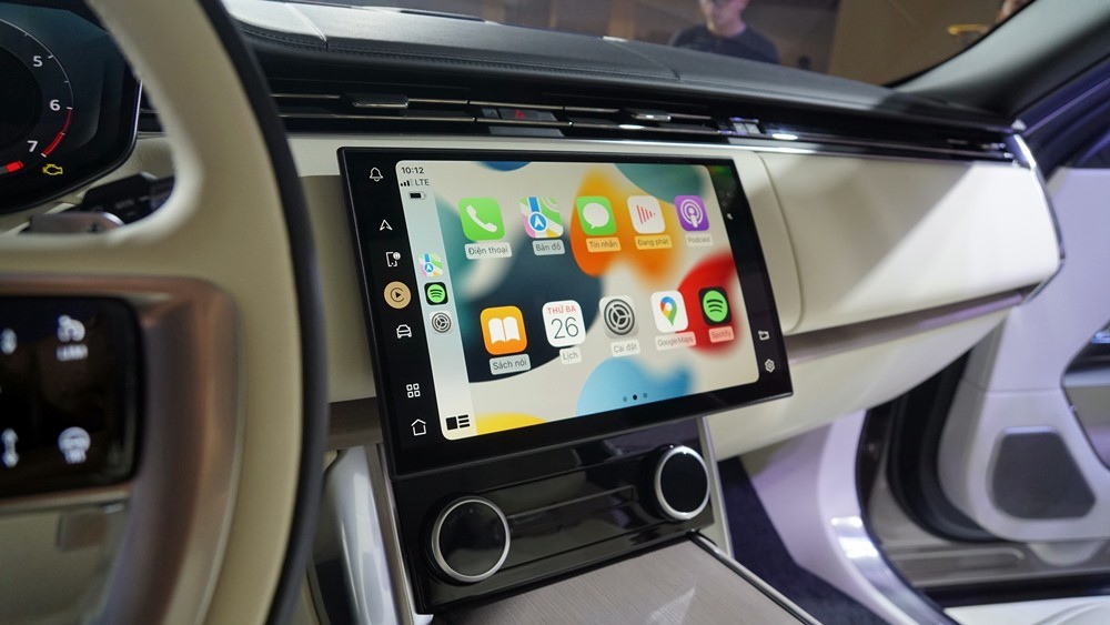 Cận cảnh Range Rover First Edition thế hệ mới tại Việt Nam Cận cảnh Range Rover First Edition thế hệ mới tại Việt Nam