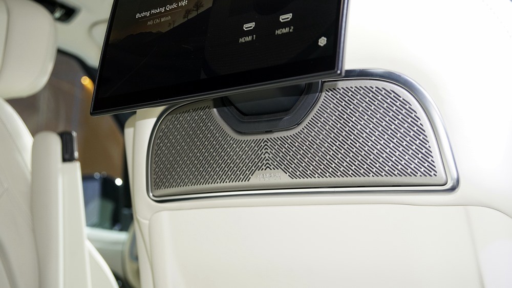 Cận cảnh Range Rover First Edition thế hệ mới tại Việt Nam Cận cảnh Range Rover First Edition thế hệ mới tại Việt Nam