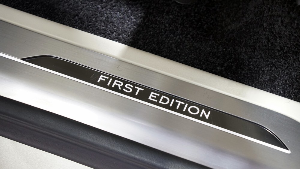 Cận cảnh Range Rover First Edition thế hệ mới tại Việt Nam Cận cảnh Range Rover First Edition thế hệ mới tại Việt Nam