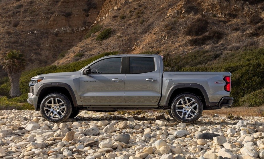 Chevrolet Colorado 2023 ra mắt, thiết kế như Silverado
