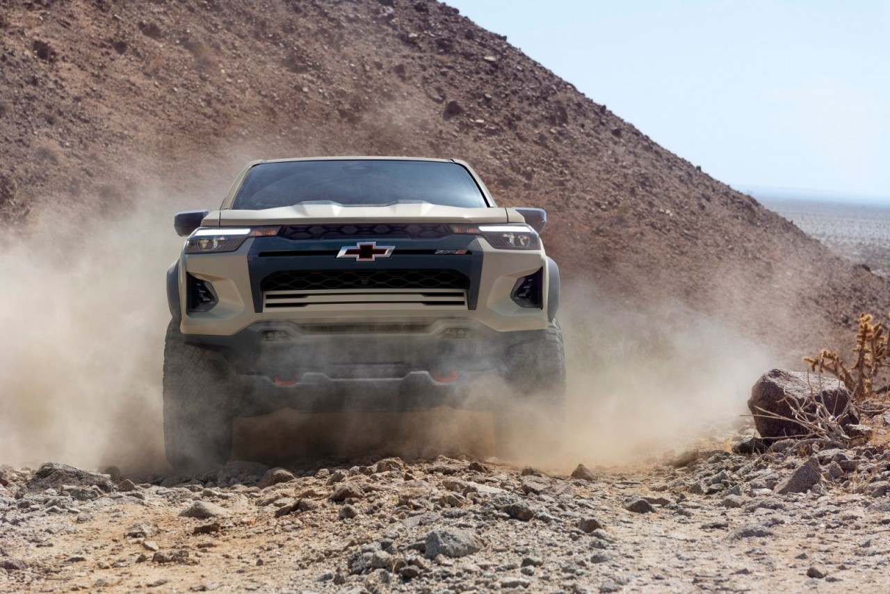 Chevrolet Colorado 2023 ra mắt, thiết kế như Silverado