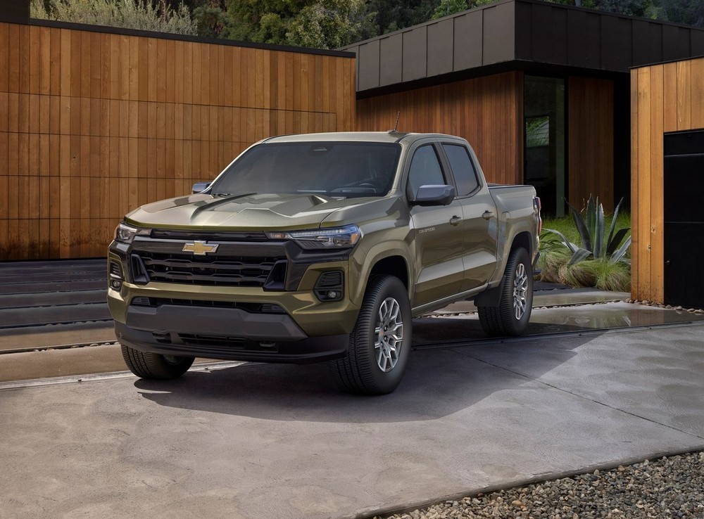 Chevrolet Colorado 2023 ra mắt, thiết kế như Silverado