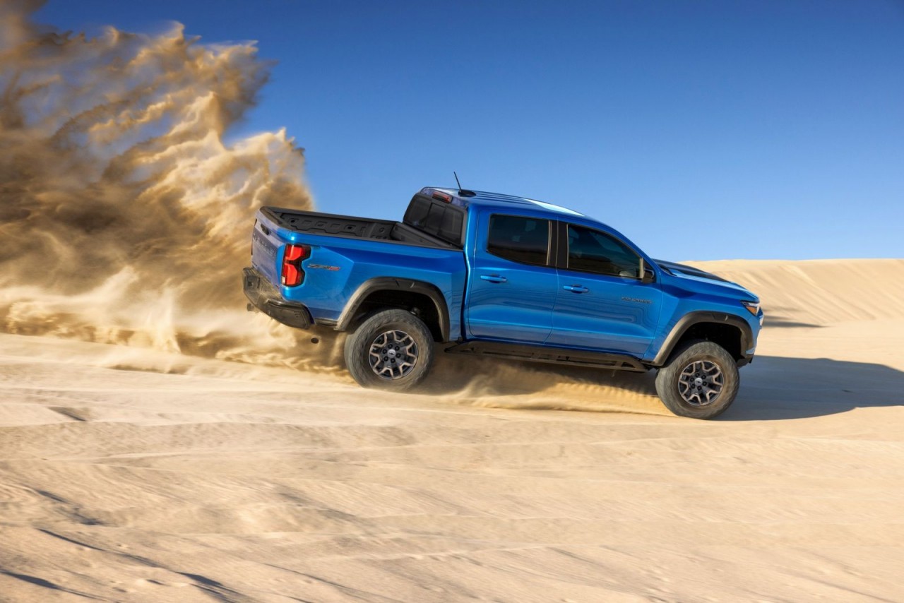 Chevrolet Colorado 2023 ra mắt, thiết kế như Silverado
