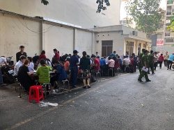 trieu tap gan 20 giam doc cong ty lien quan den alibaba