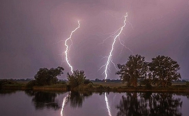 mot nguoi bi set danh tu vong do de dien thoai trong tui quan khi lam dong