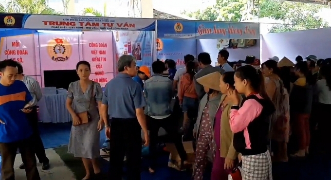 Rộn ràng “Ngày hội Công nhân - Phiên chợ nghĩa tình" tại Thừa Thiên Huế ron rang ngay hoi cong nhan phien cho nghia tinh tai thua thien hue