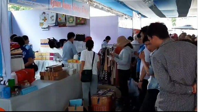 Rộn ràng “Ngày hội Công nhân - Phiên chợ nghĩa tình" tại Thừa Thiên Huế ron rang ngay hoi cong nhan phien cho nghia tinh tai thua thien hue