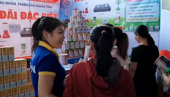 Rộn ràng “Ngày hội Công nhân - Phiên chợ nghĩa tình" tại Thừa Thiên Huế ron rang ngay hoi cong nhan phien cho nghia tinh tai thua thien hue