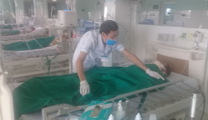 Cứu sống bệnh nhân bị đứt khí quản cuu song benh nhan bi dut khi quan