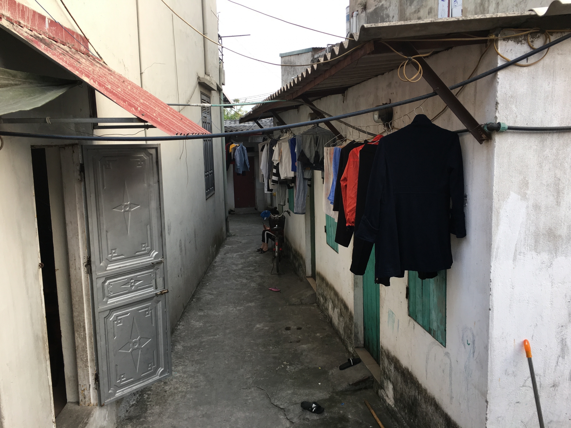 Cảnh giác với nạn trộm cắp tại các xóm trọ công nhân dịp cuối năm canh giac voi nan trom cap tai cac xom tro cong nhan dip cuoi nam