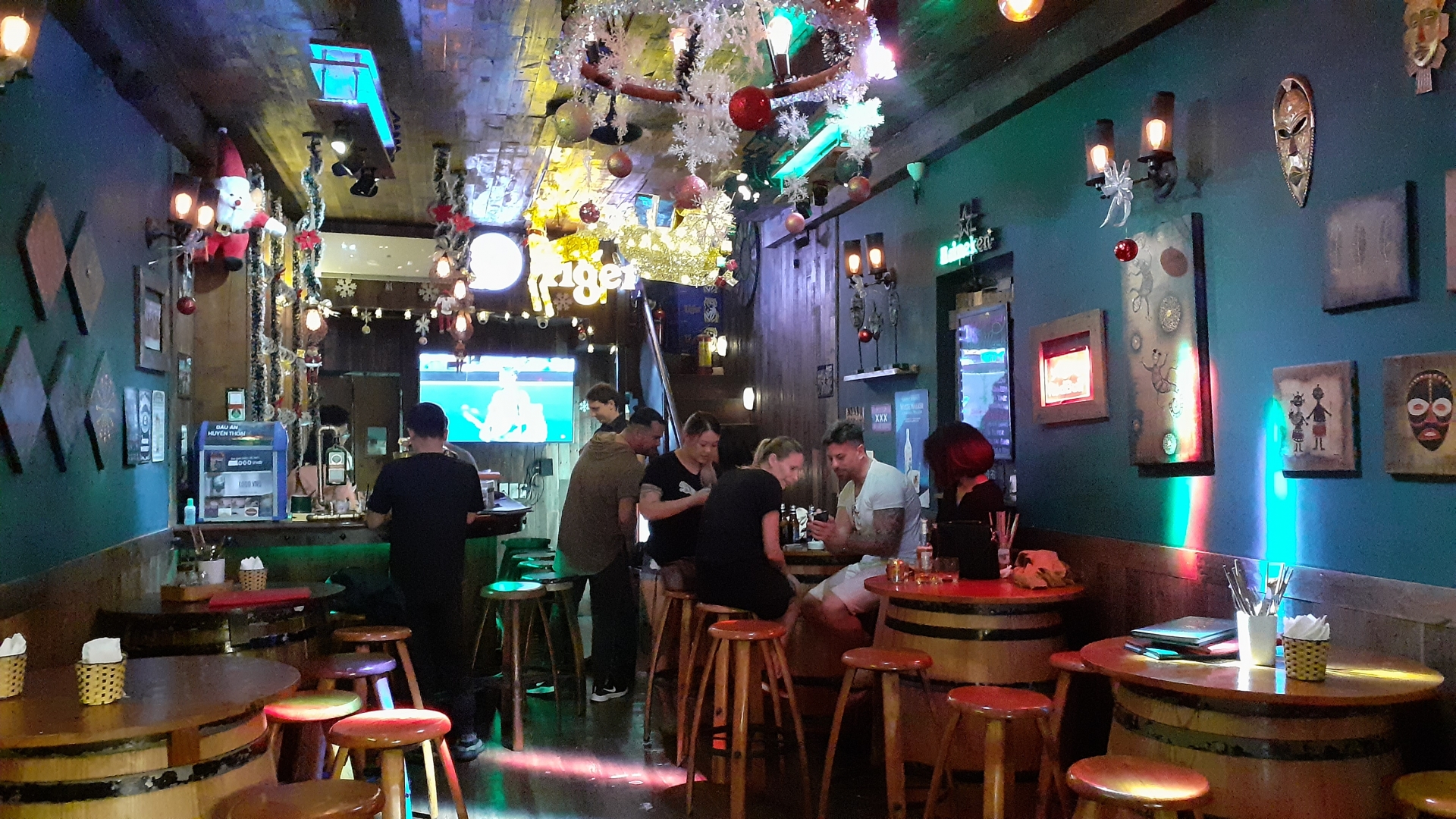 Quán bar, quán nhậu trung tâm phố cổ Hà Nội ra sao sau khi Nghị định 100 có hiệu lực? cac quan bar quan nhau trung tam pho co ha noi ra sao sau nghi dinh 100