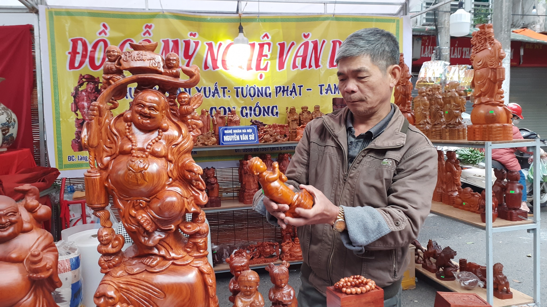 Có gì ở hội chợ làng nghề truyền thống năm 2020 tại phố bích họa Phùng Hưng? co gi o hoi cho lang nghe truyen thong nam 2020 tai pho bich hoa phung hung