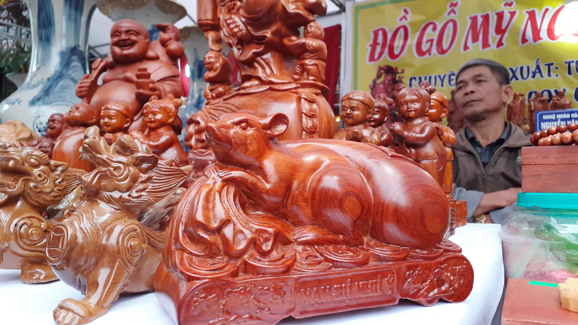 Có gì ở hội chợ làng nghề truyền thống năm 2020 tại phố bích họa Phùng Hưng? co gi o hoi cho lang nghe truyen thong nam 2020 tai pho bich hoa phung hung