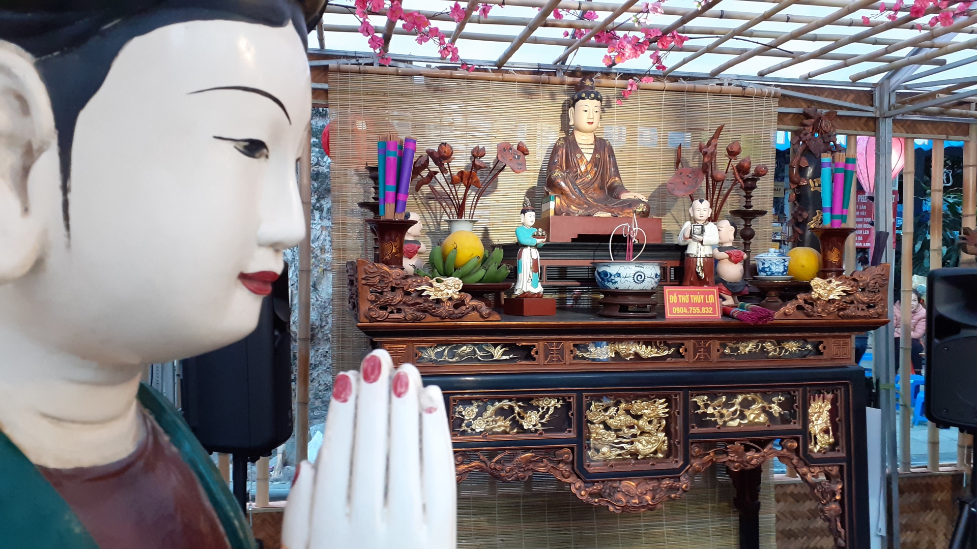 Có gì ở hội chợ làng nghề truyền thống năm 2020 tại phố bích họa Phùng Hưng? co gi o hoi cho lang nghe truyen thong nam 2020 tai pho bich hoa phung hung