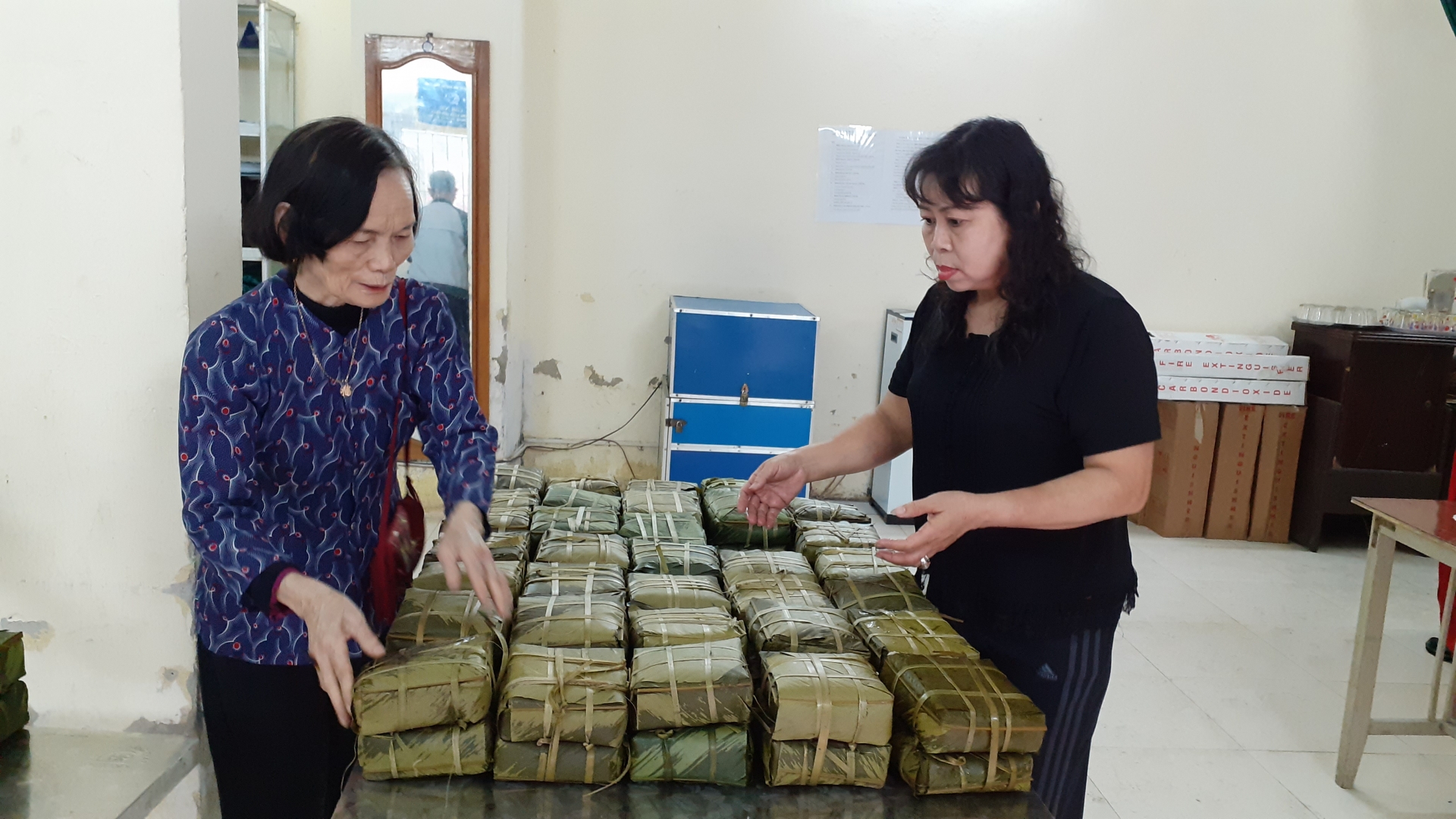 Những tấm bánh nghĩa tình gói bằng tình yêu thương và sự tri ân nhung tam banh chung goi bang tinh yeu thuong va su tri an