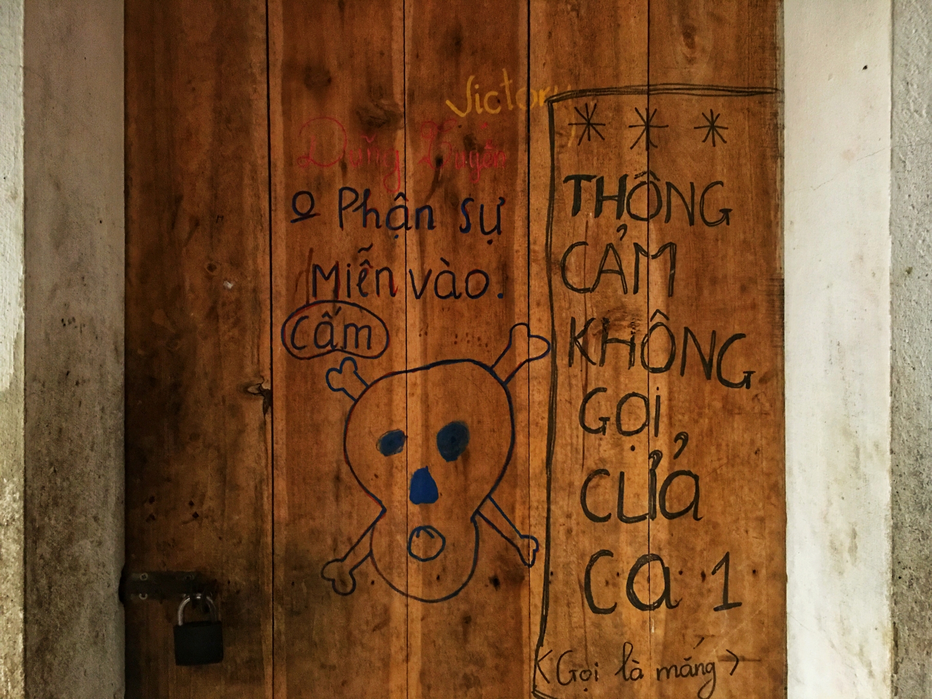 Cuộc sống ngột ngạt ở phòng trọ 9m2: "Em chán cảnh này lắm rồi!" cuoc song ngot ngat o phong tro 9m2 em chan canh nay lam roi