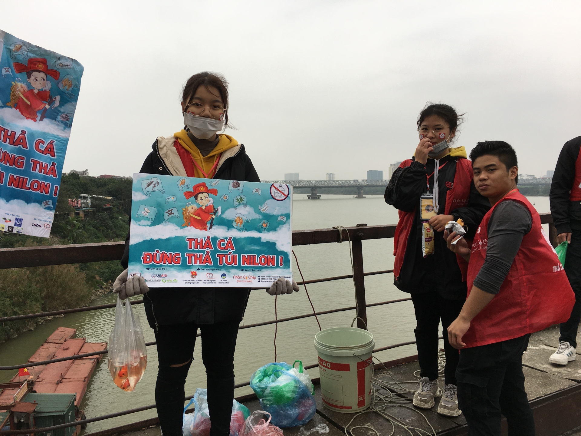 ha noi ngay tet tao quan co gi tai mot so diem tha ca chep