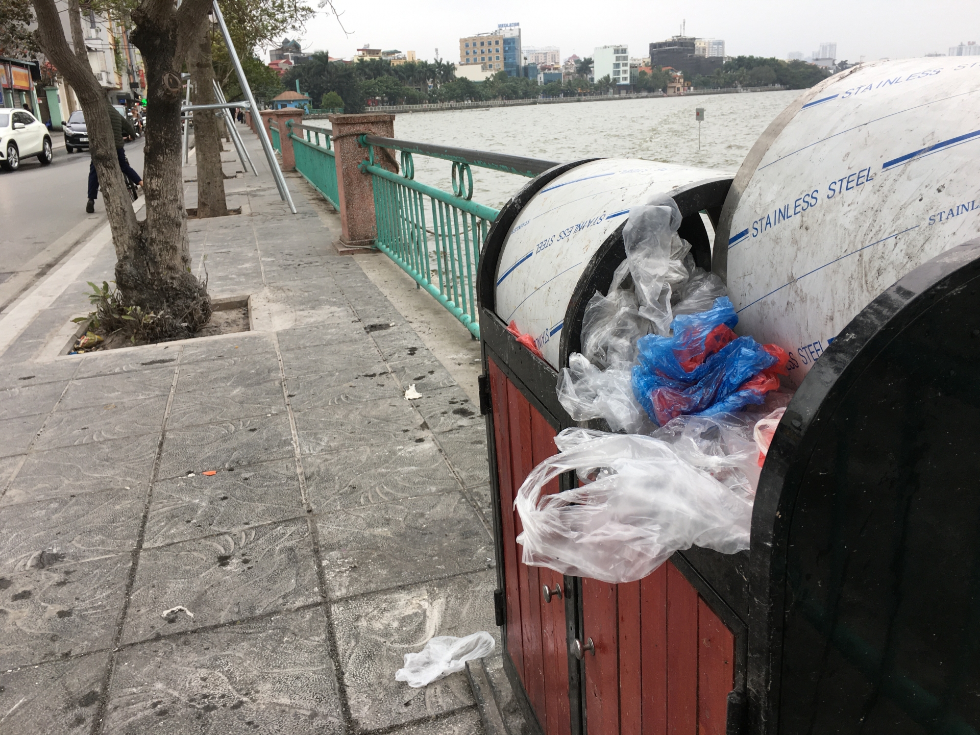 ha noi ngay tet tao quan co gi tai mot so diem tha ca chep