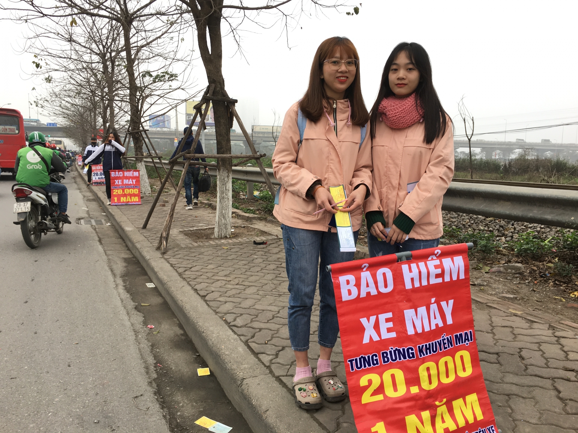 phoi mat ngoai duong ban bao hiem kiem them thu nhap dip tet