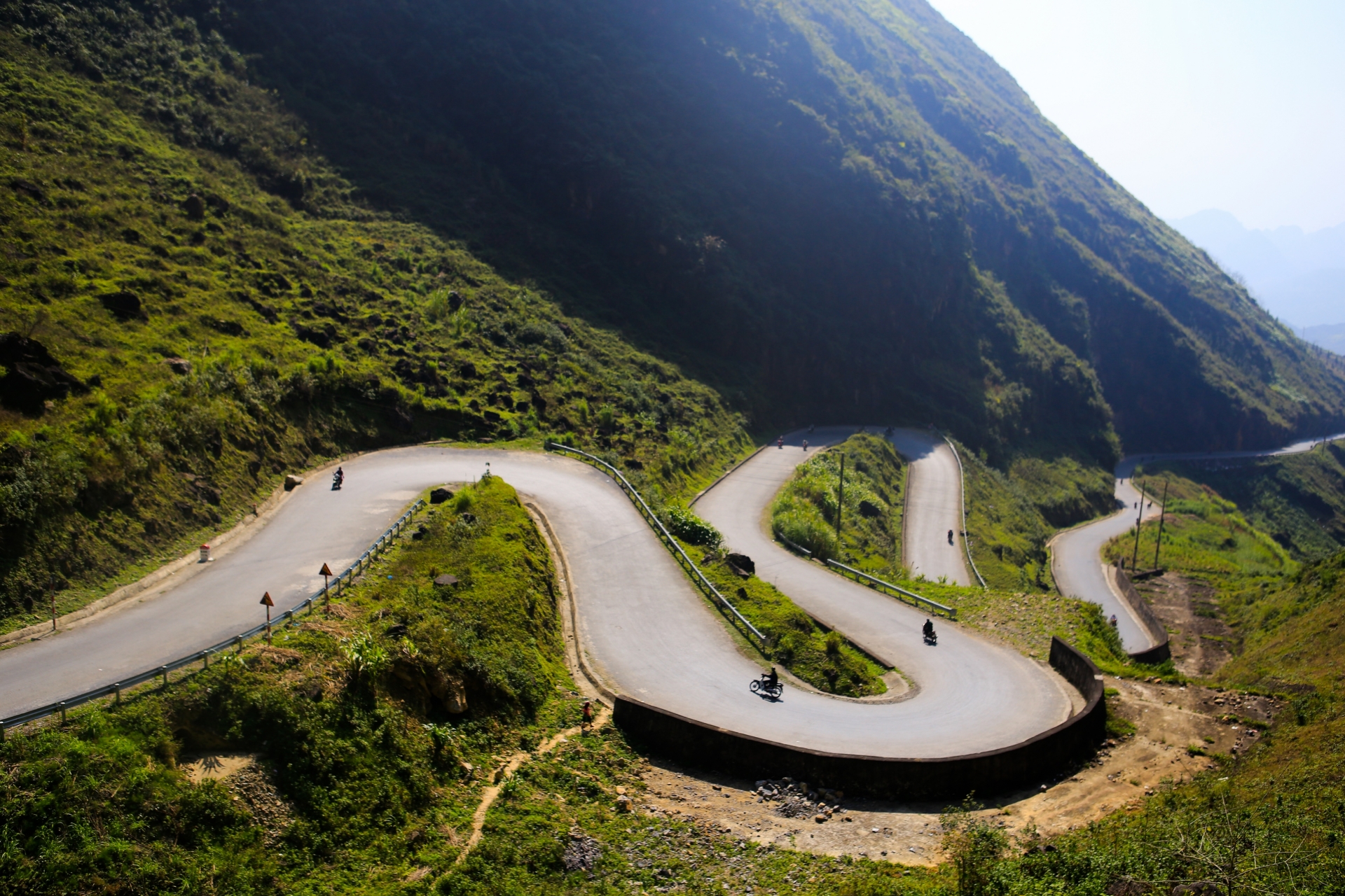 Đi phượt mùa xuân: Hành trình an toàn cho niềm vui trọn vẹn di phuot mua xuan hanh trinh an toan cho niem vui tron ven 33480