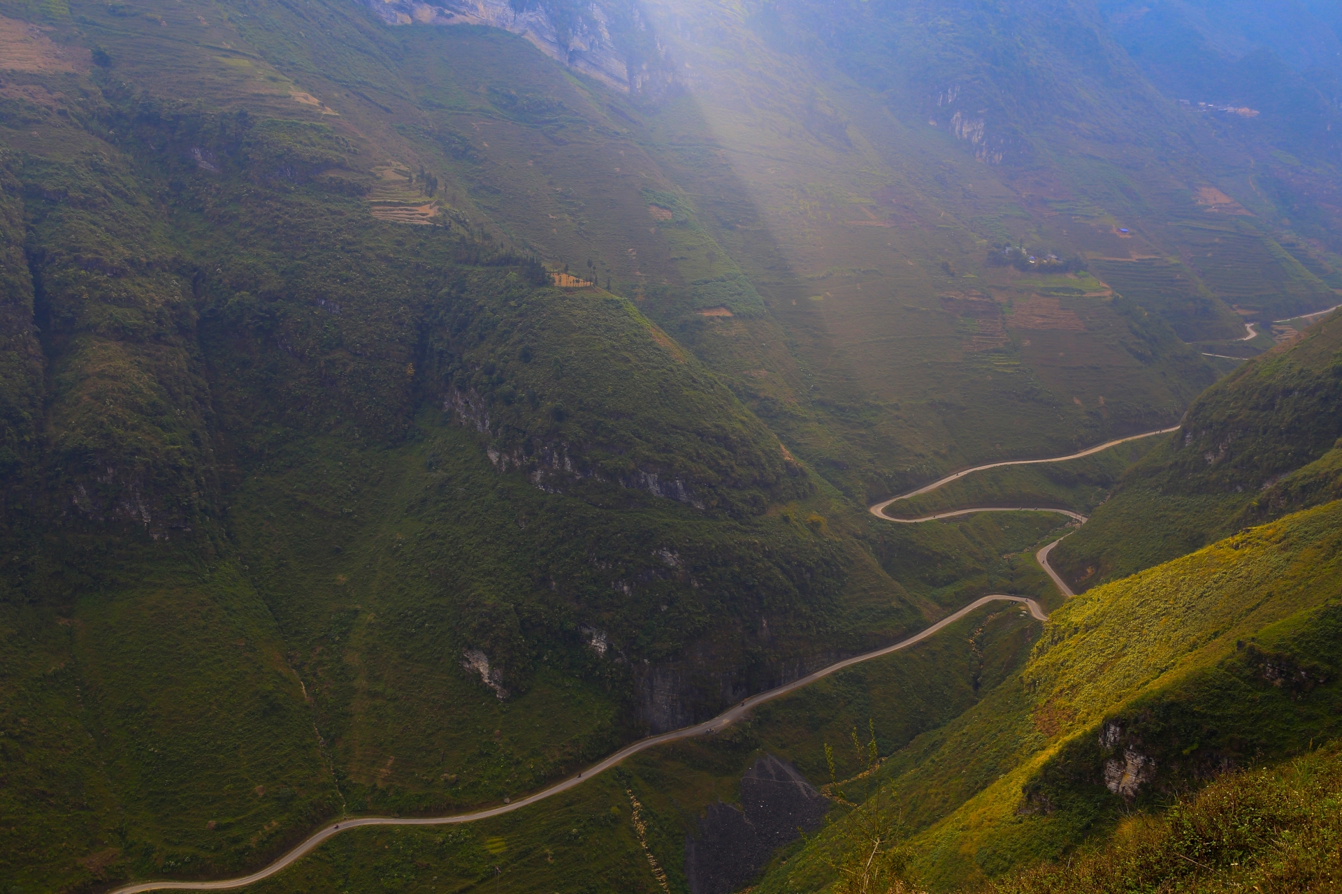 Đi phượt mùa xuân: Hành trình an toàn cho niềm vui trọn vẹn di phuot mua xuan hanh trinh an toan cho niem vui tron ven 33480