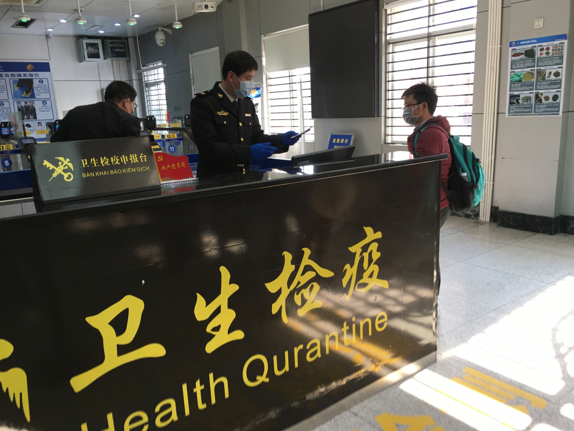 Hai đầu cửa khẩu Việt - Trung căng mình đối phó nạn dịch virus corona hai dau cua khau viet trung cang minh doi pho nan dich virus corona