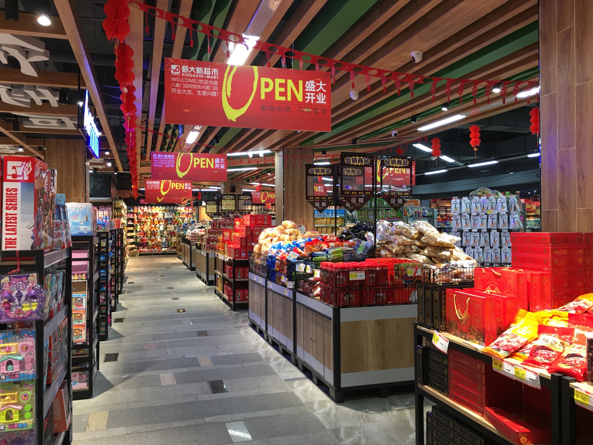 Lo sợ đại dịch virus corona: TP Đông Hưng "cửa đóng then cài", phố xá vắng lạ thường lo so dai dich virus corona tp dong hung cua dong then cai pho xa vang la thuong