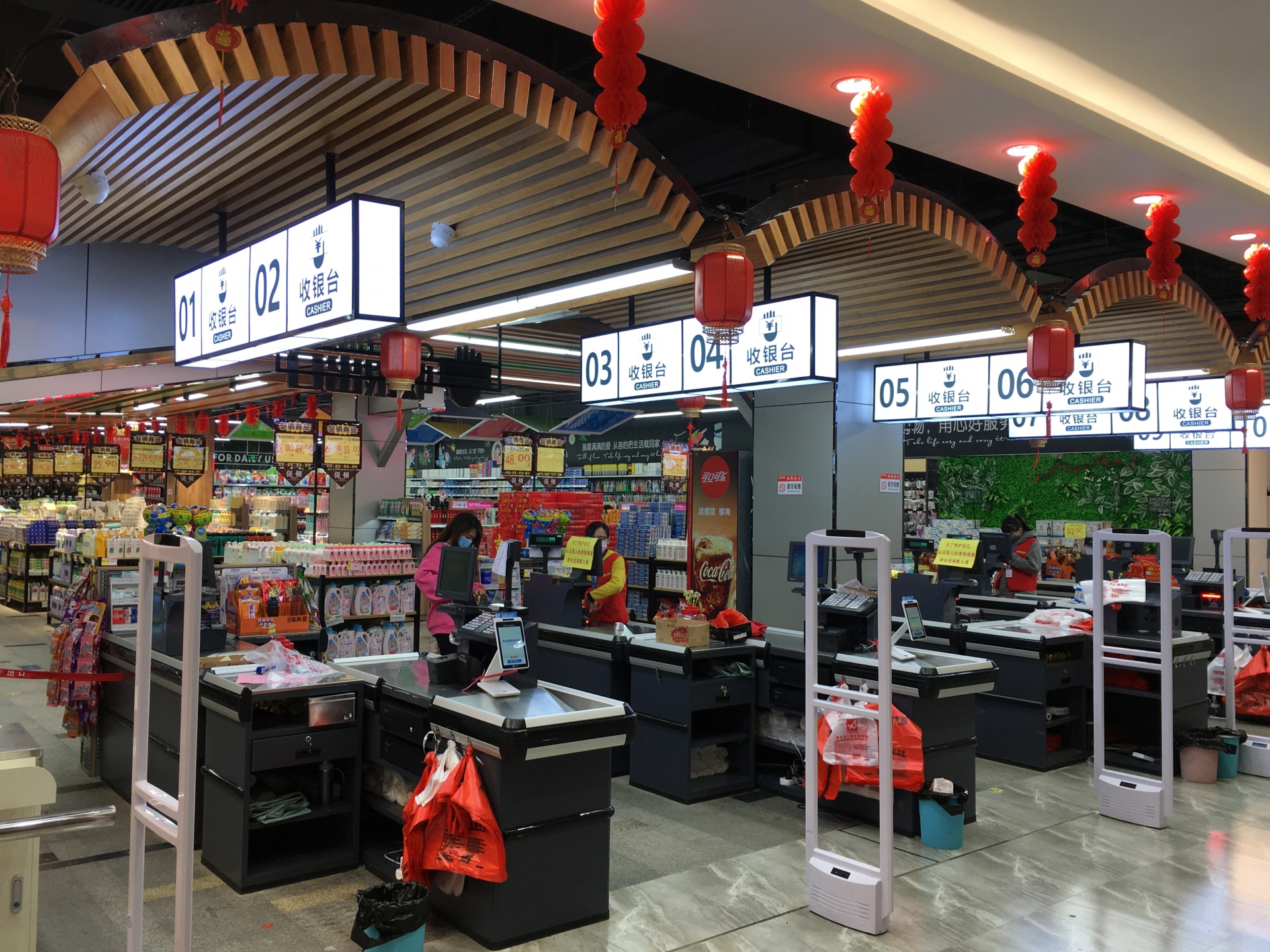 Lo sợ đại dịch virus corona: TP Đông Hưng "cửa đóng then cài", phố xá vắng lạ thường lo so dai dich virus corona tp dong hung cua dong then cai pho xa vang la thuong