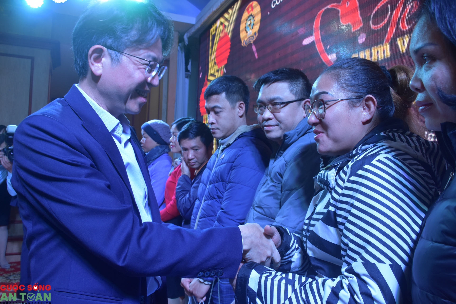 Những giọt nước mắt trong Tết sum vầy Những giọt nước mắt trong Tết sum vầy