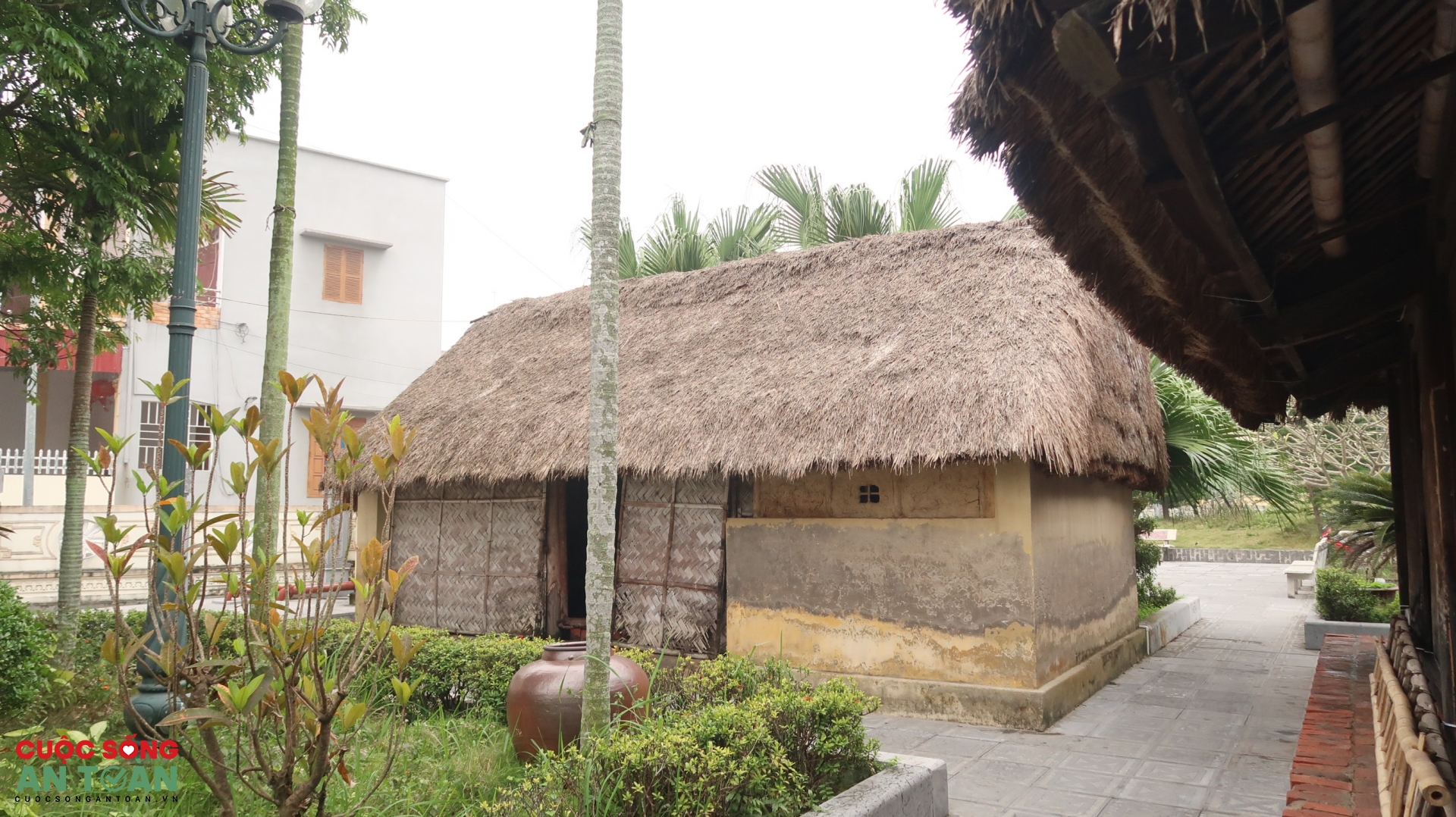 Tổng LĐLĐ Việt Nam dâng hương tưởng niệm đồng chí Nguyễn Đức Cảnh