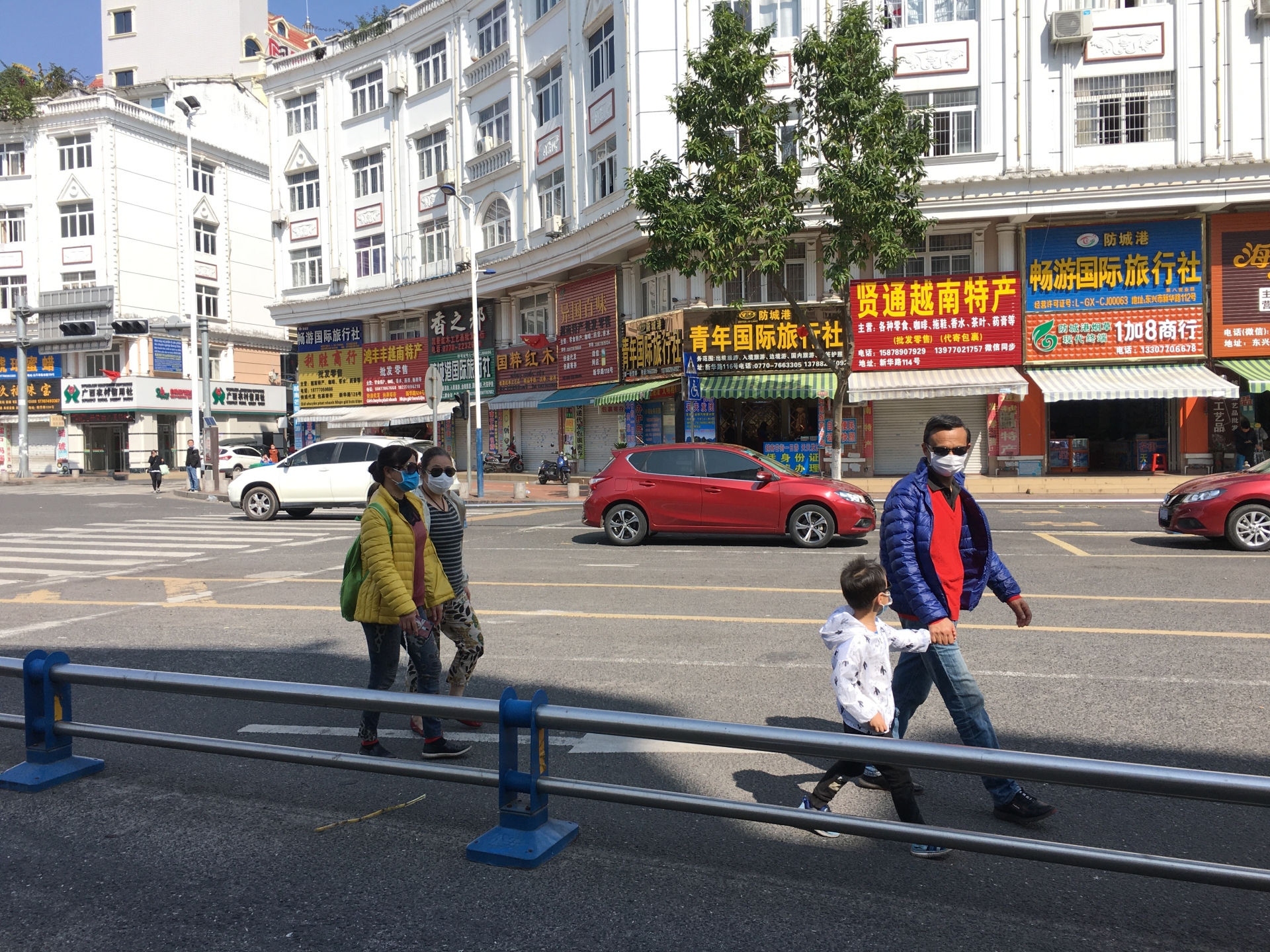 khau trang y te duoc van chuyen sang trung quoc nhu the nao