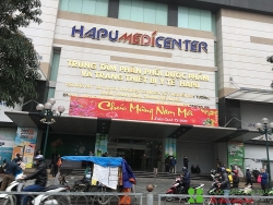 chay khu nha o sinh vien luc nua dem canh sat vat lon giai cuu 7 nguoi mac ket