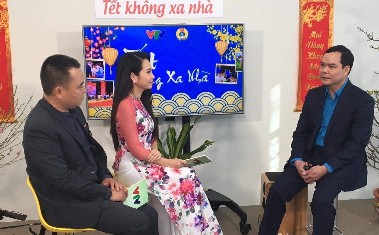 Trên 4,9 triệu đoàn viên, NLĐ thụ hưởng các hoạt động chăm lo Tết năm 2021 Trên 4,9 triệu đoàn viên, NLĐ thụ hưởng các hoạt động chăm lo Tết năm 2021