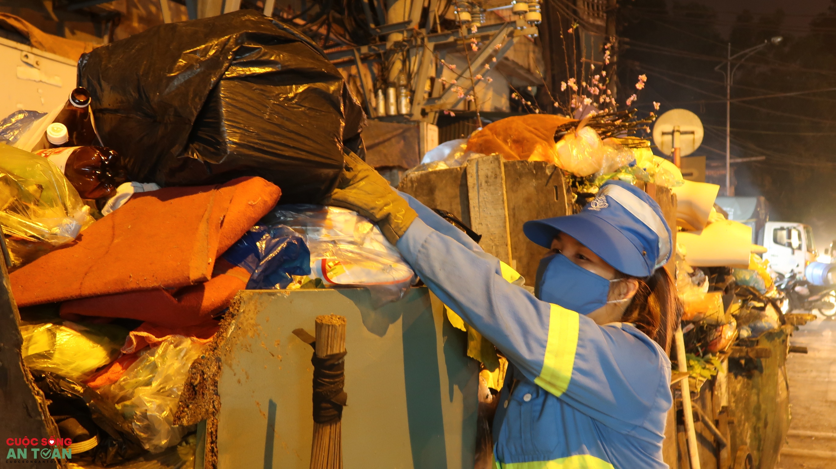 Trải lòng của nữ công nhân 5 năm không về quê ăn Tết