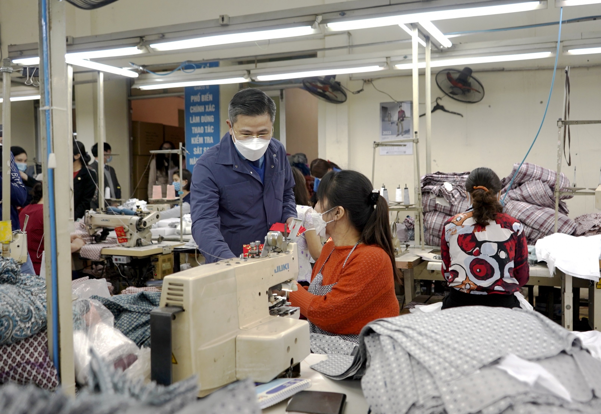 Động viên công nhân lao động hăng say sản xuất sau kỳ nghỉ Tết