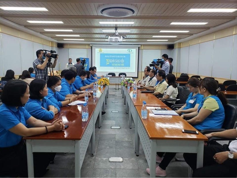 Bắt đầu 40 ngày cao điểm phát huy “sáng kiến vượt khó, phát triển” trong CNVCLĐ Bắt đầu 40 ngày cao điểm phát huy “sáng kiến vượt khó, phát triển” trong CNVCLĐ