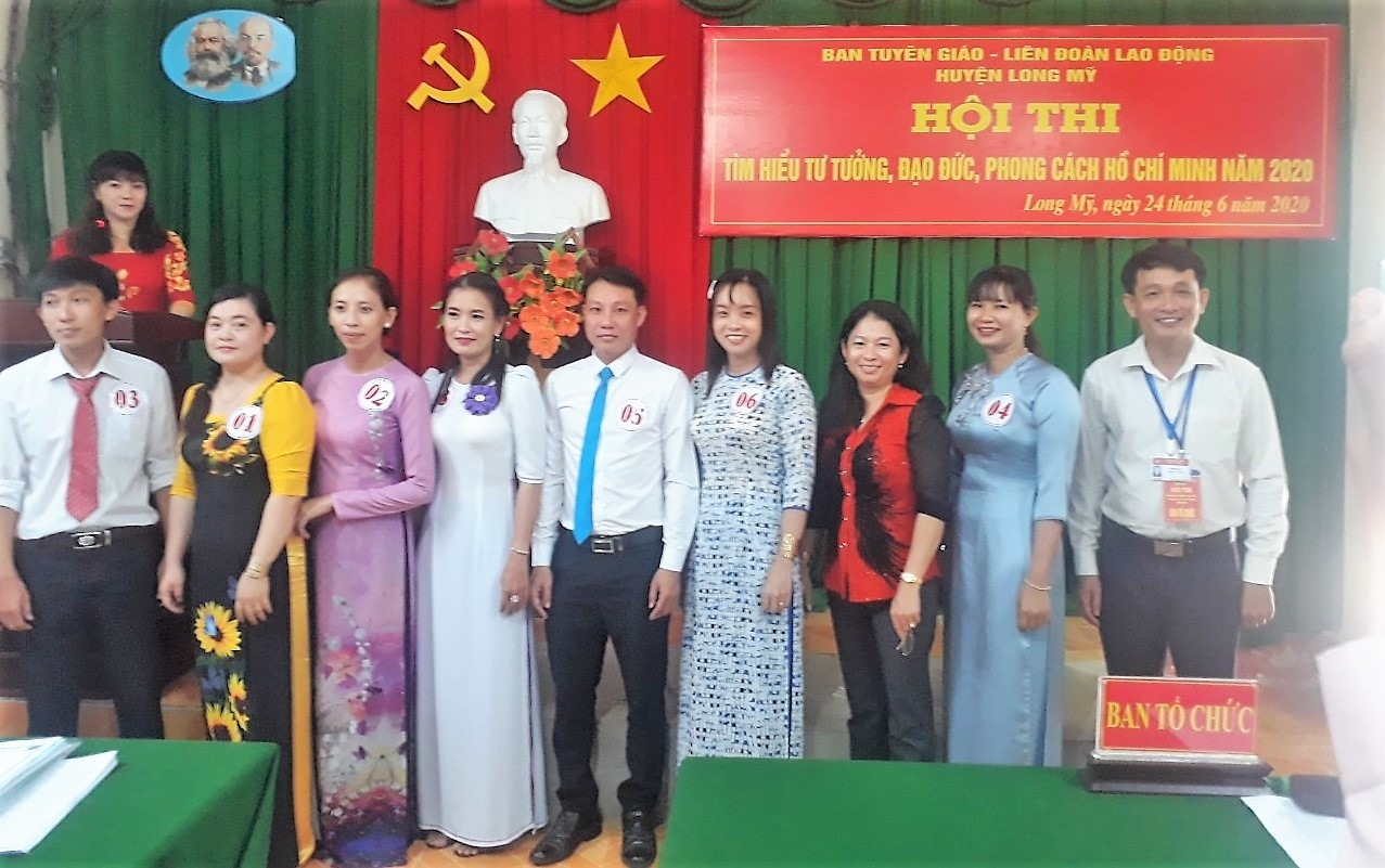 Sơ kết 5 năm “Đẩy mạnh học tập và làm theo tư tưởng, đạo đức, phong cách Hồ Chí Minh” Sơ kết 5 năm “Đẩy mạnh học tập và làm theo tư tưởng, đạo đức, phong cách Hồ Chí Minh”