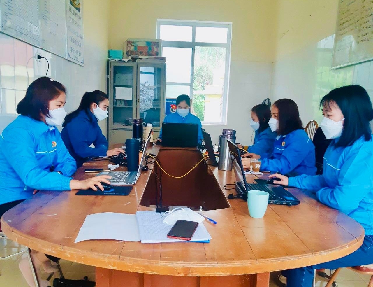 Đoàn viên tình nguyện nhập dữ liệu F0 nghỉ việc hưởng BHXH Đoàn viên tình nguyện nhập dữ liệu F0 nghỉ việc hưởng BHXH