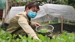 Công nhân lao đao trong cơn “bão giá”