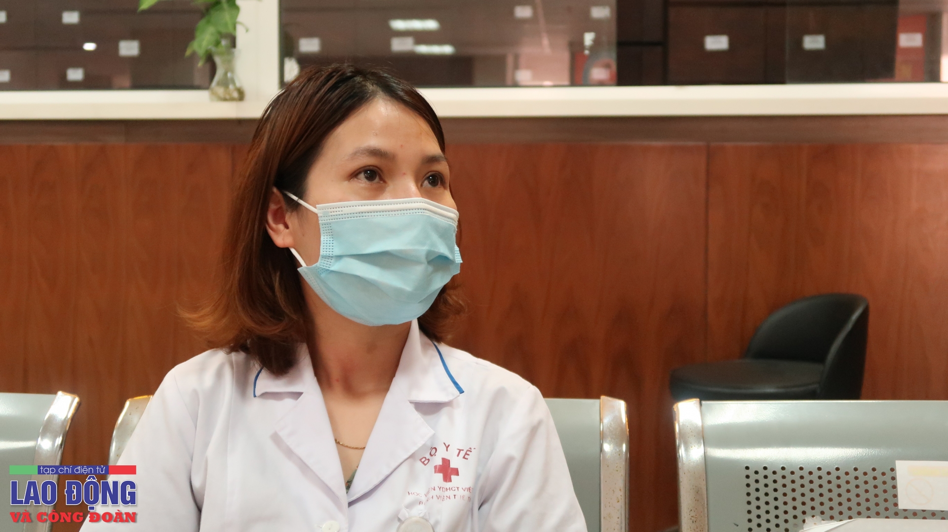 Bệnh viện lại nợ lương, “blouse trắng” thấp thỏm trong gánh nặng cơm áo