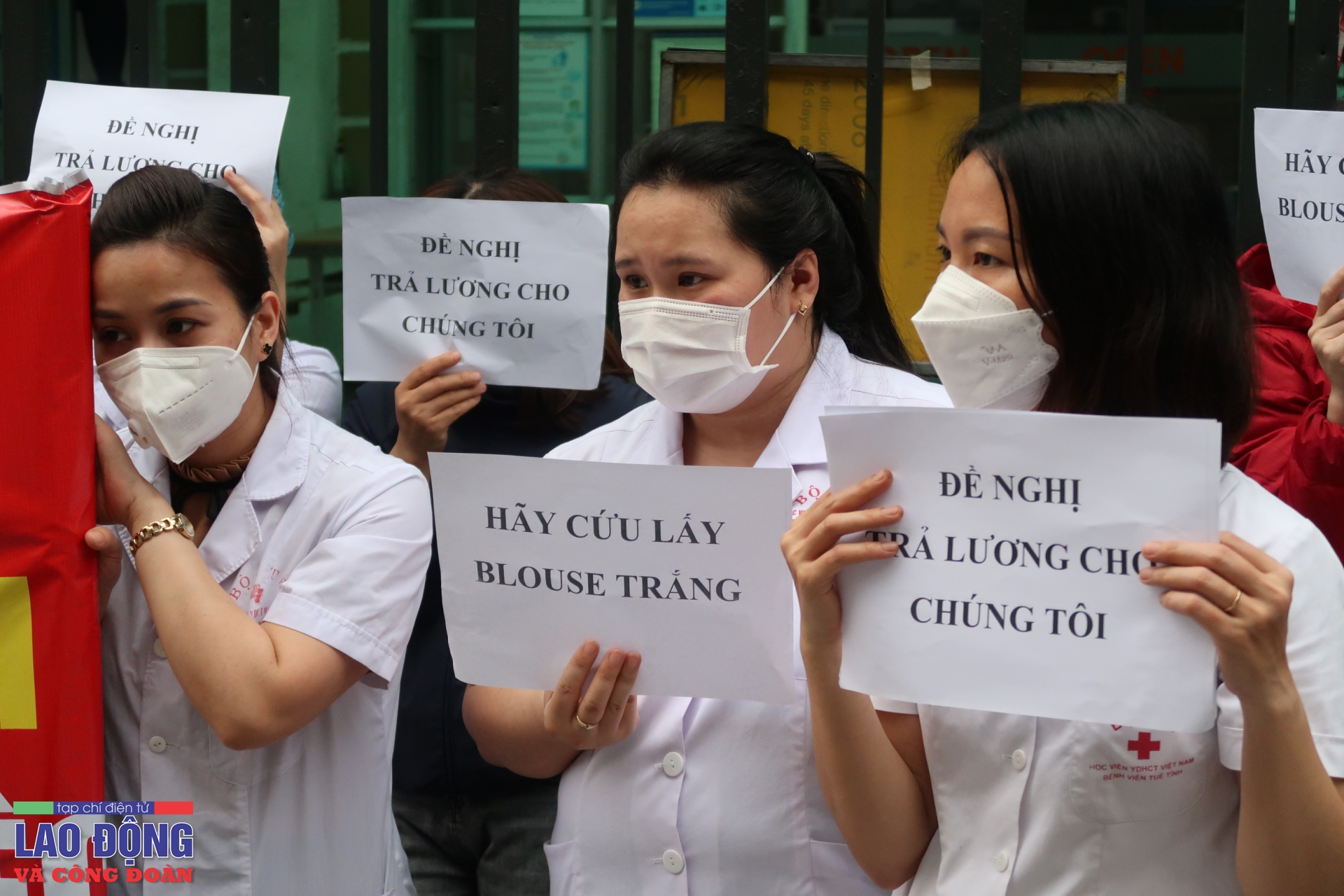Cán bộ y tế Bệnh viện Tuệ Tĩnh tiếp tục xuống đường đòi quyền lợi Cán bộ y tế Bệnh viện Tuệ Tĩnh tiếp tục xuống đường đòi quyền lợi